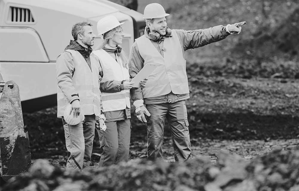 tradies pointing something